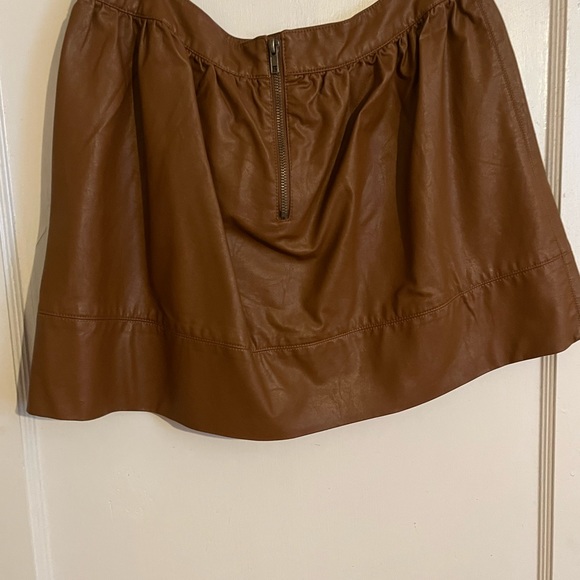 Imitation leather skirt - Picture 2 of 4
